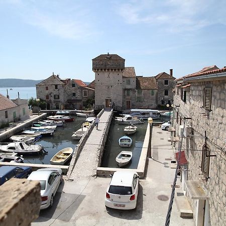 Apartments More Kaštela Стая снимка