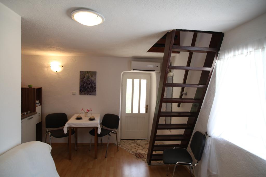 Apartments More Kaštela Стая снимка