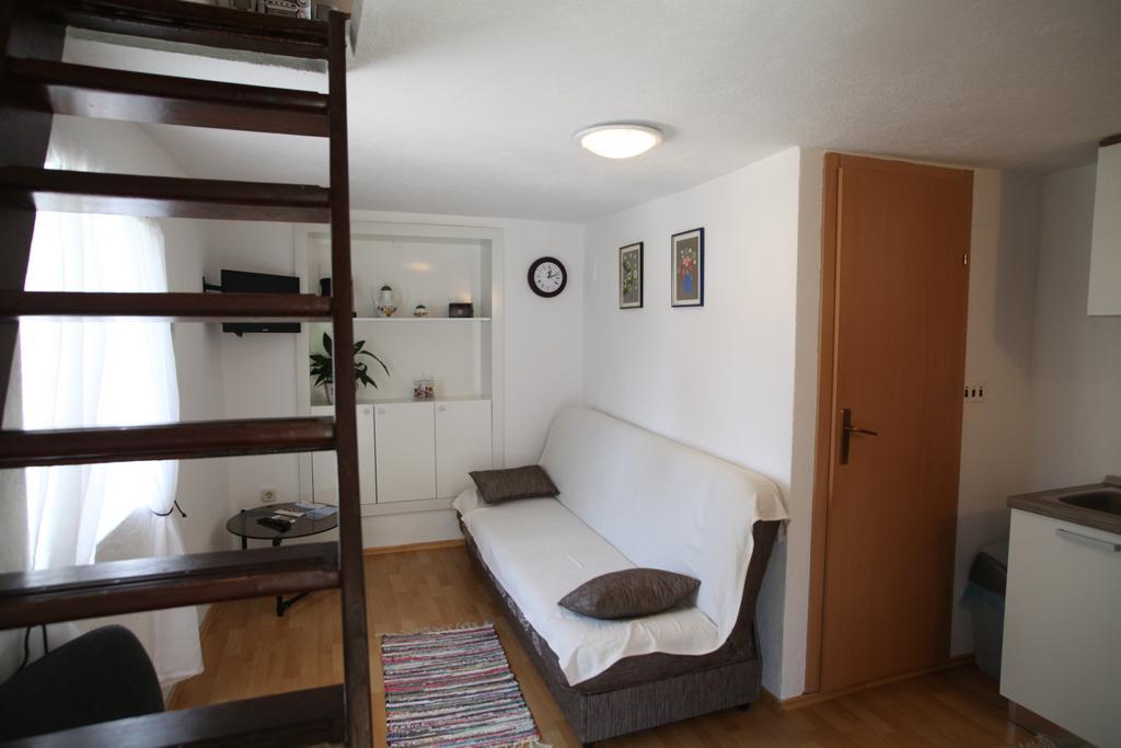 Apartments More Kaštela Стая снимка